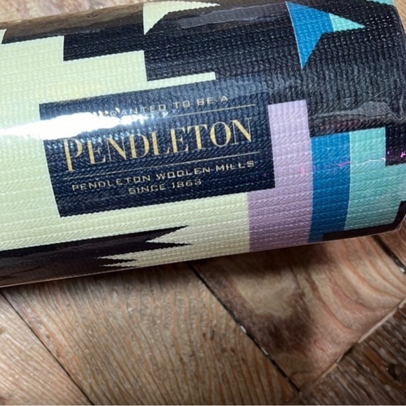 PENDLETON EAGLE ROCK YOGA MAT - Picture 5 of 7